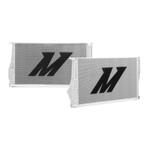 Bilde av BMW E90 manuelt gir aluminiumsradiator - Mishimoto